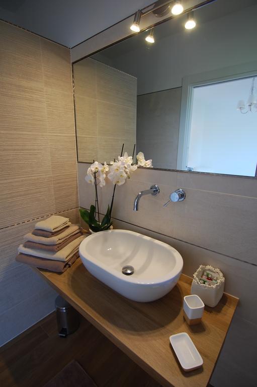 B&B La Gatta Sul Tetto Borgo san Donato  Exteriör bild